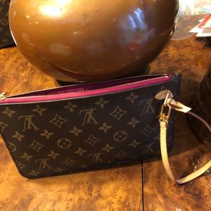 ❌SOLD❌Neverfull mm pouch